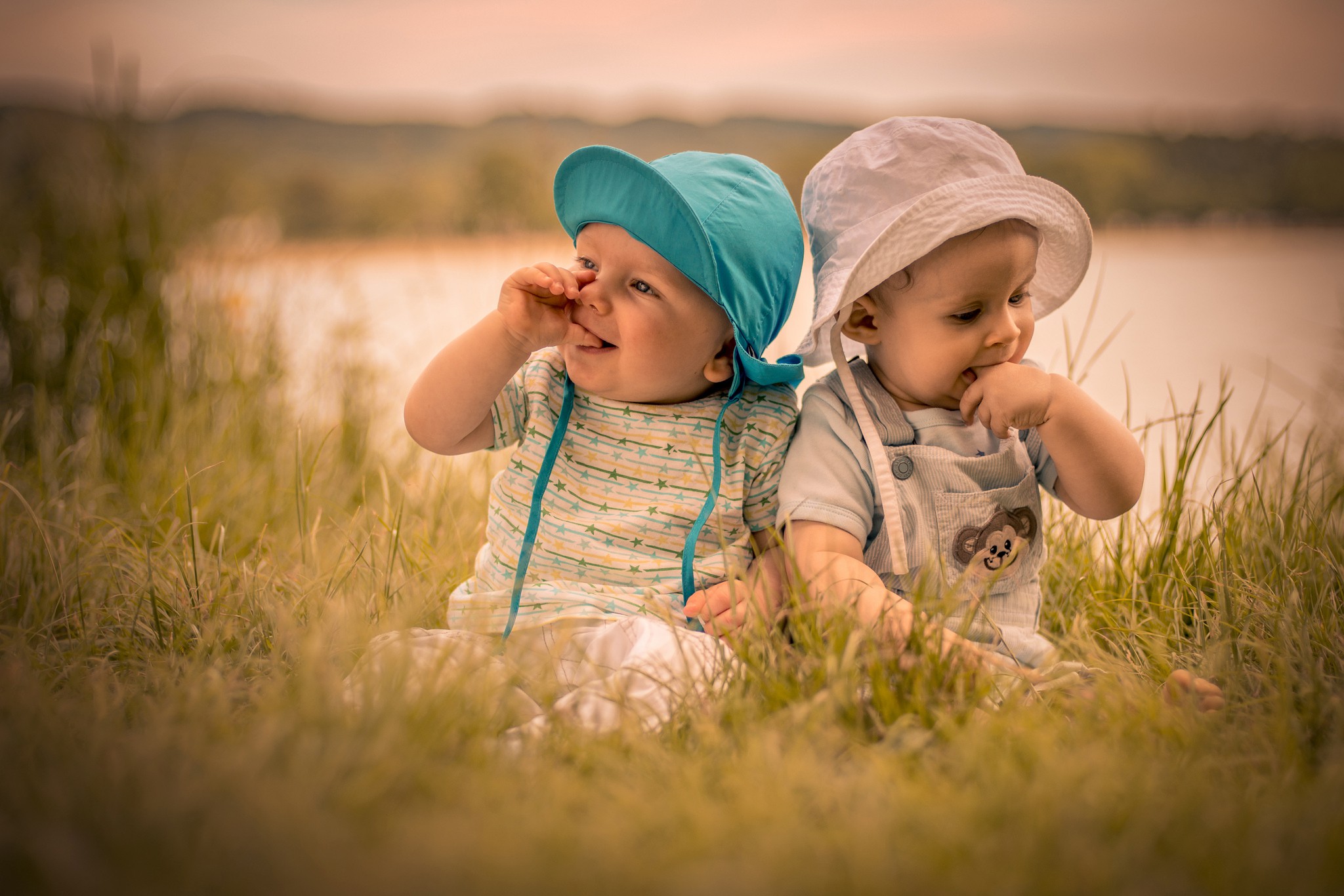 papier peint petits enfants,enfant,photographier,bambin,herbe,heureux