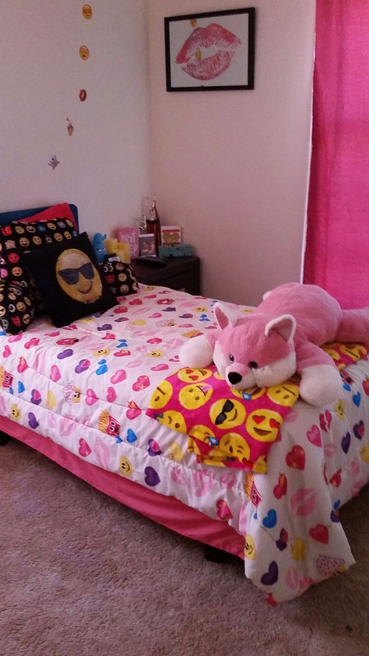 emoji wallpaper for bedroom,bed sheet,bedding,bedroom,pink,bed