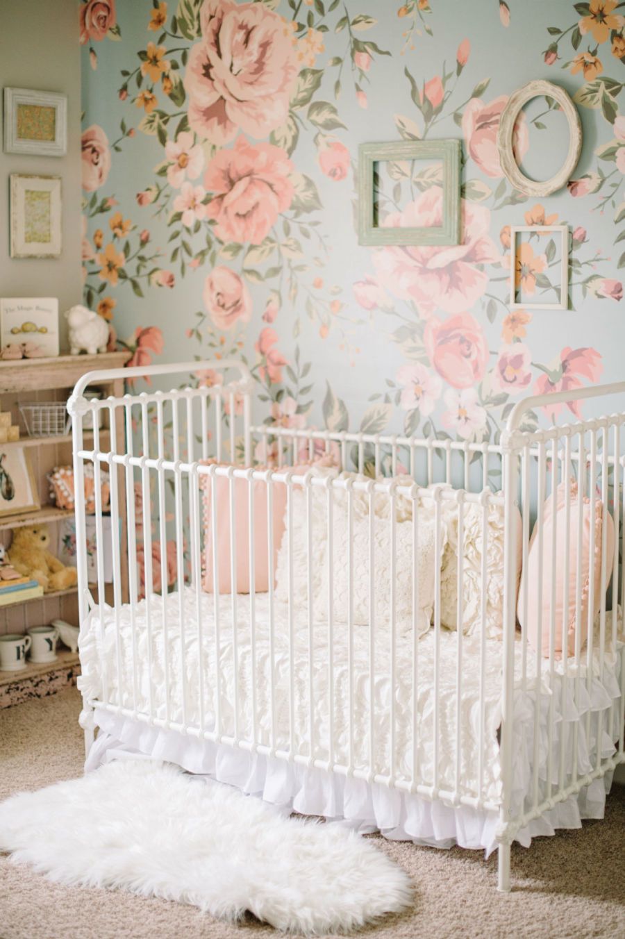 papier peint chambre bébé fille,produit,lit bébé,chambre,meubles,garderie