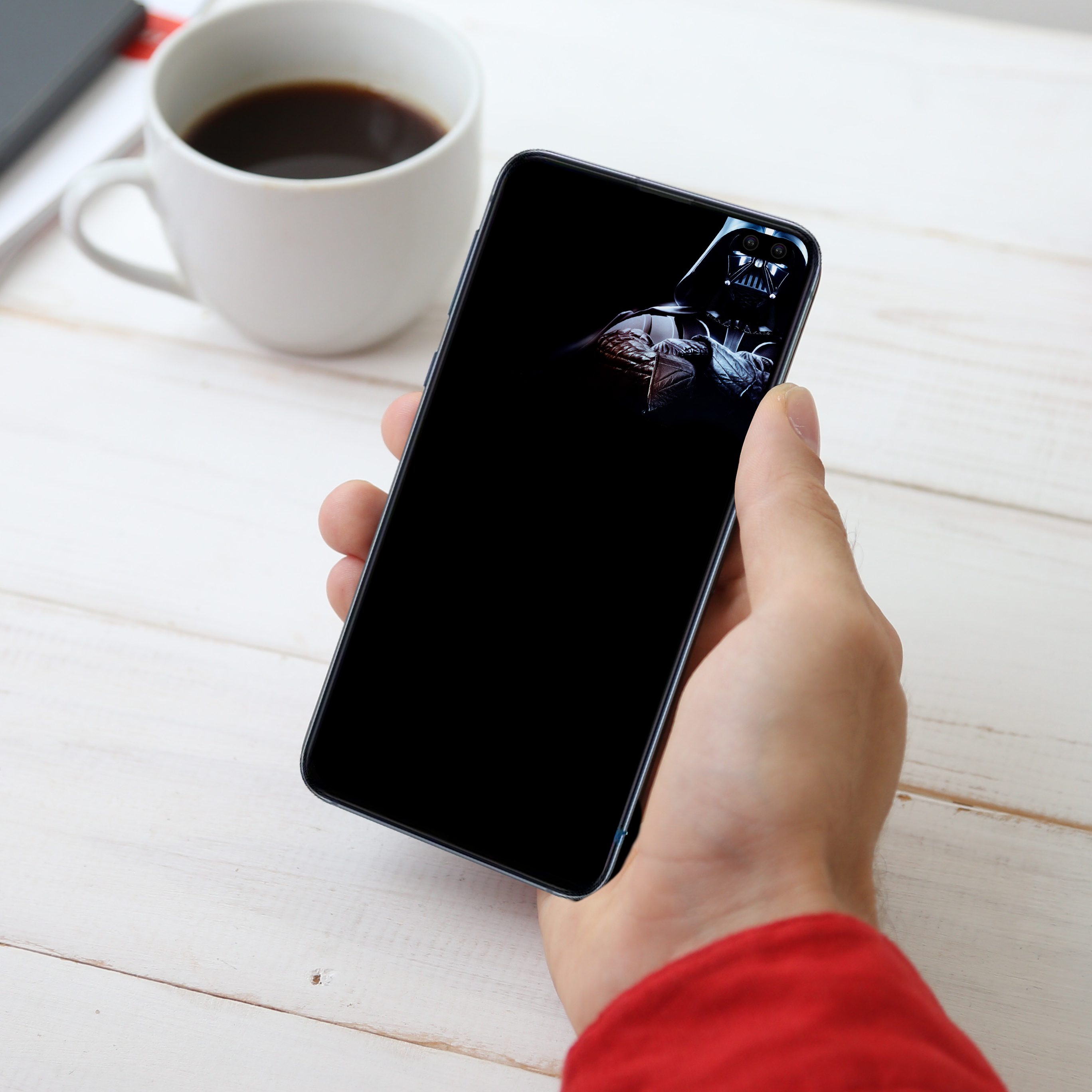 fondo de pantalla de darth vader,artilugio,teléfono móvil,taza,taza de café,tecnología