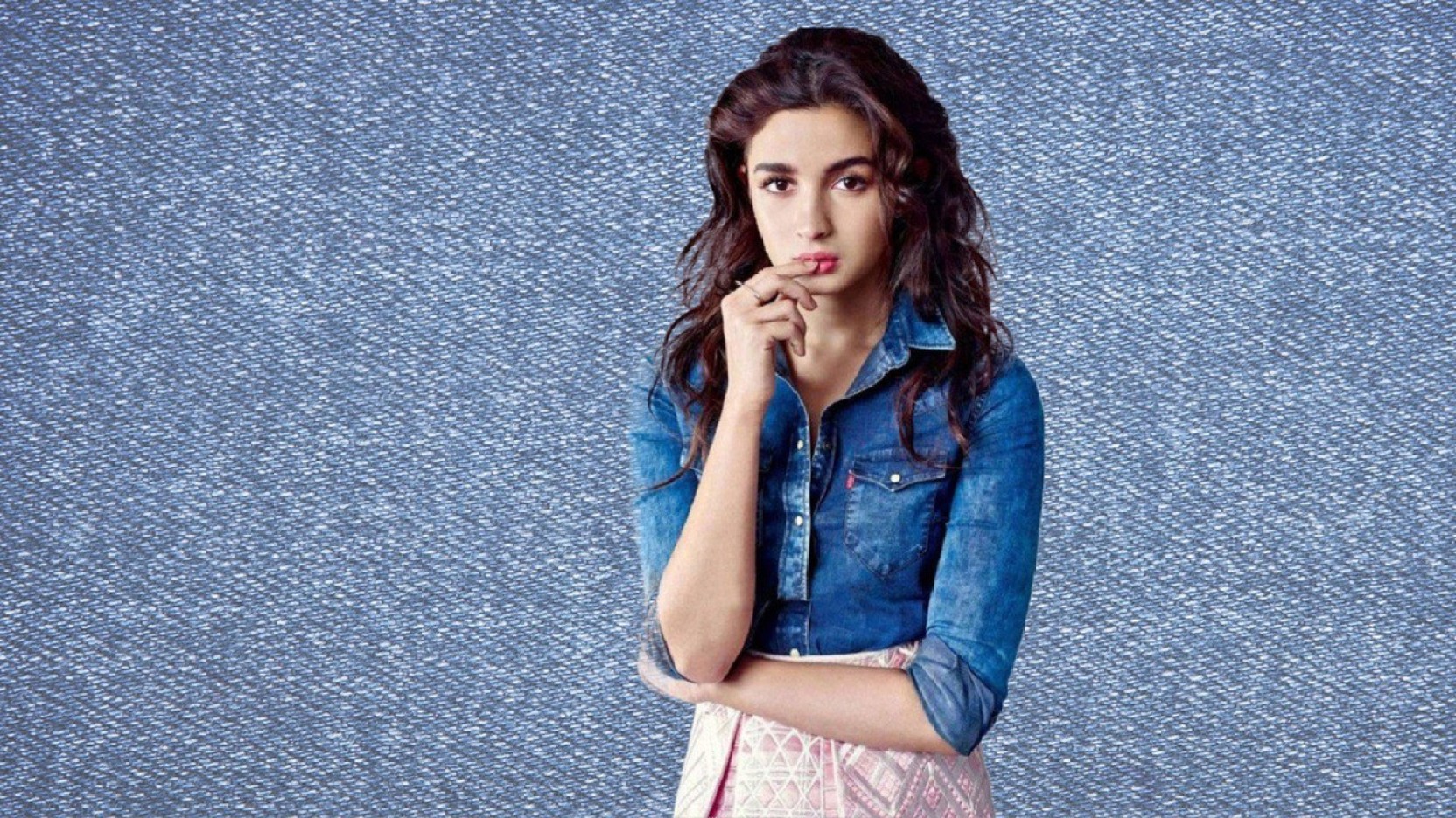 alia bhatt hd wallpaper,denim,blu,capi di abbigliamento,bellezza,modella