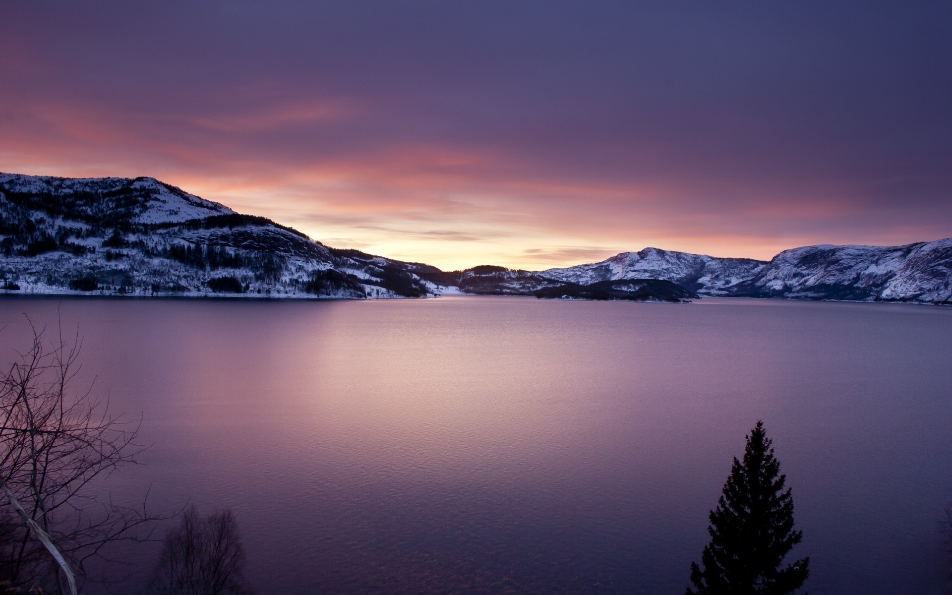 fondo de pantalla de cielo despejado,cielo,naturaleza,paisaje natural,montaña,lago