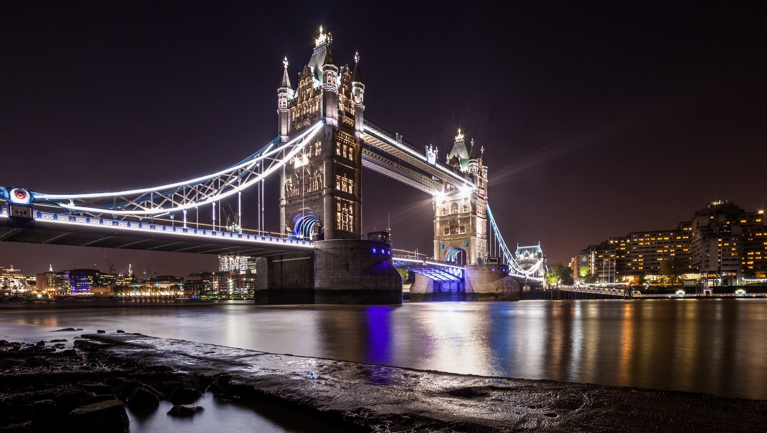 ロンドン橋の壁紙,ブリッジ,夜,反射,光,吊り橋
