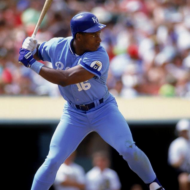 bo jackson wallpaper,giocatore di baseball,uniforme da baseball,guanto da battuta,baseball del college,gli sport