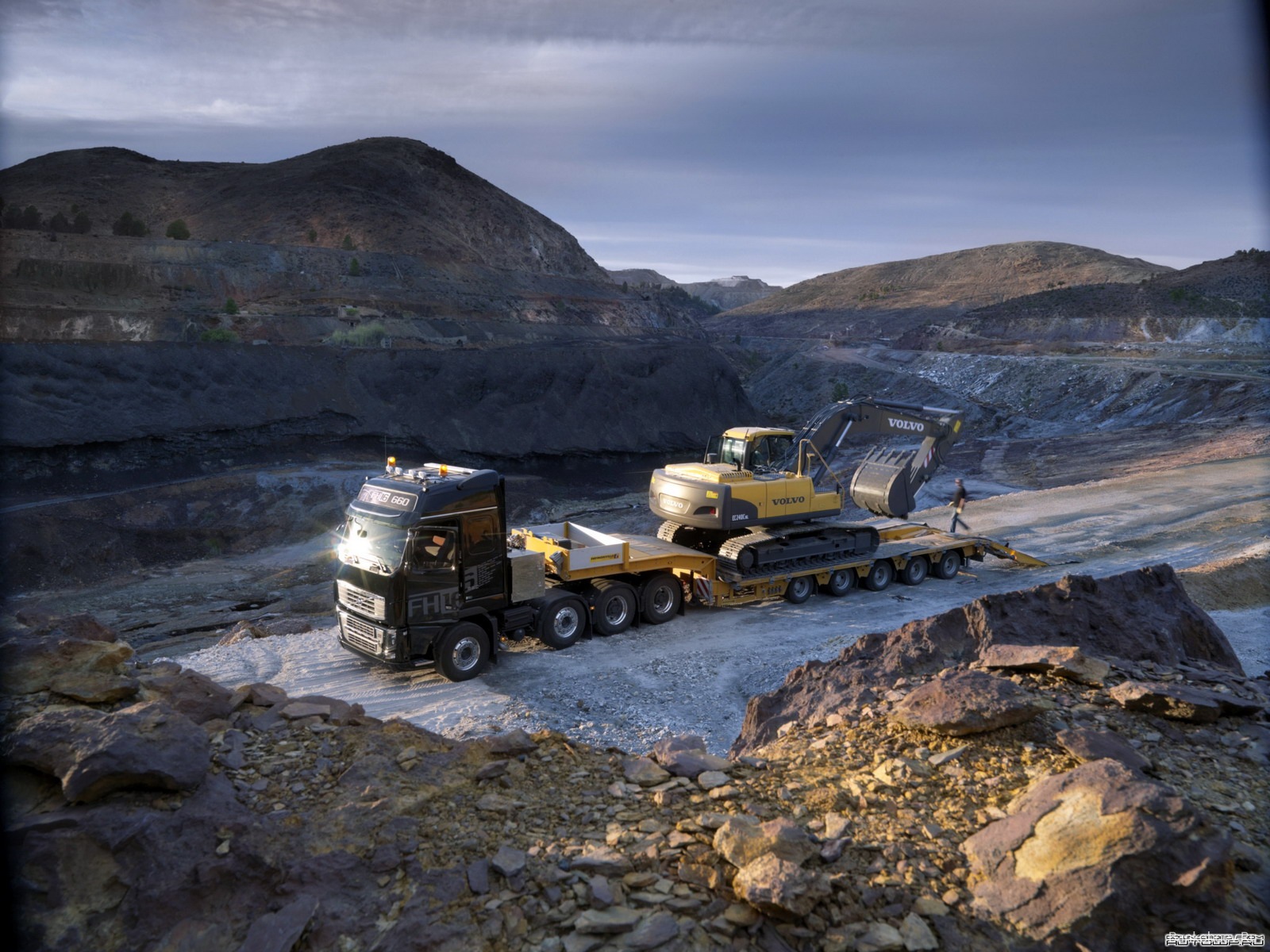 fondo de pantalla de excavadora,equipos de construcción,minería,vehículo,excavadora,paisaje