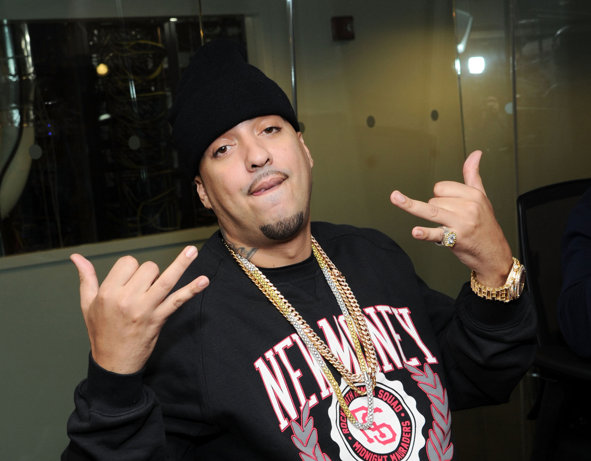 french montana wallpaper,cool,finger,hand,thumb,alcohol