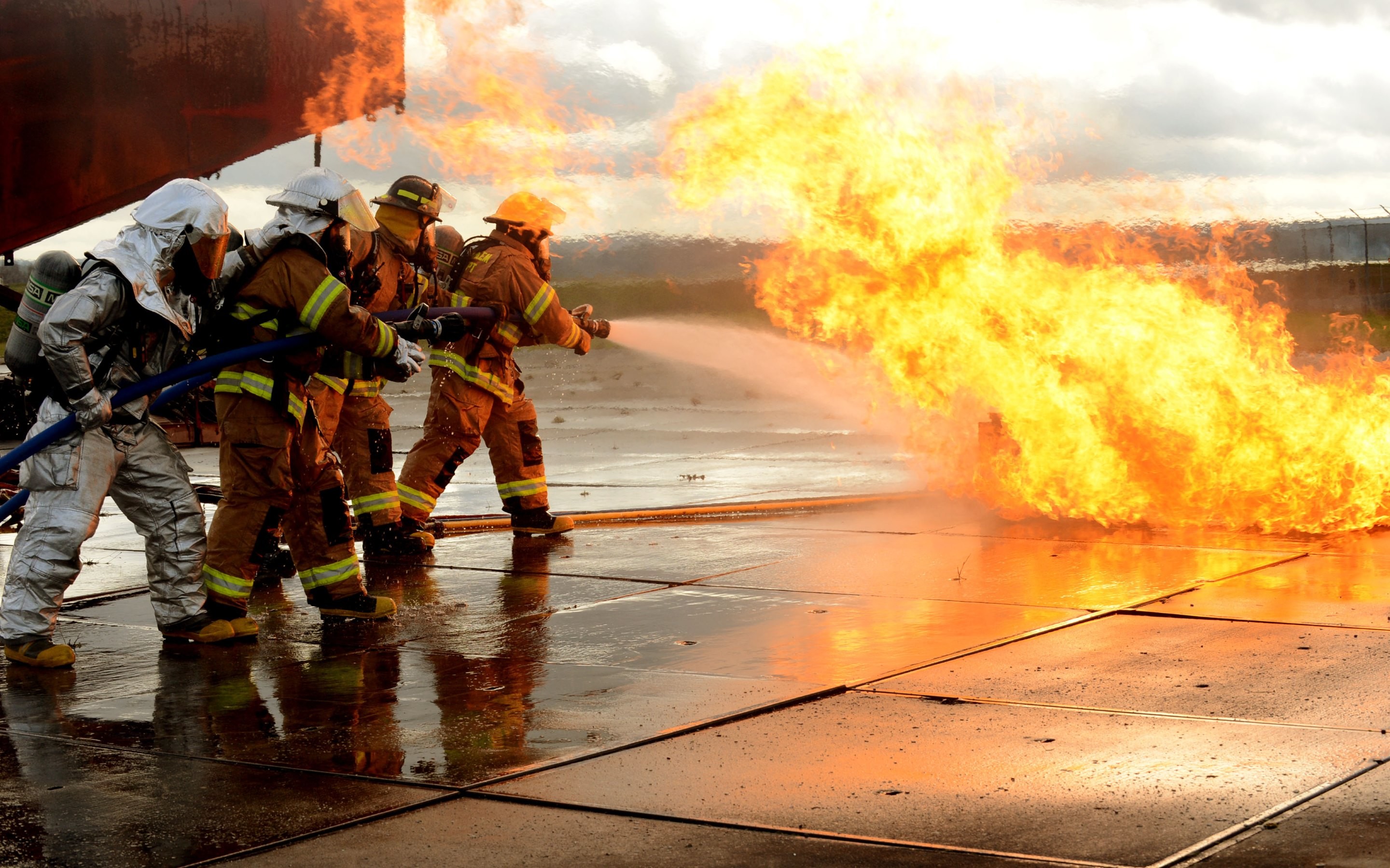 消防士の壁紙,消防士,爆発,緊急サービス,出来事,火