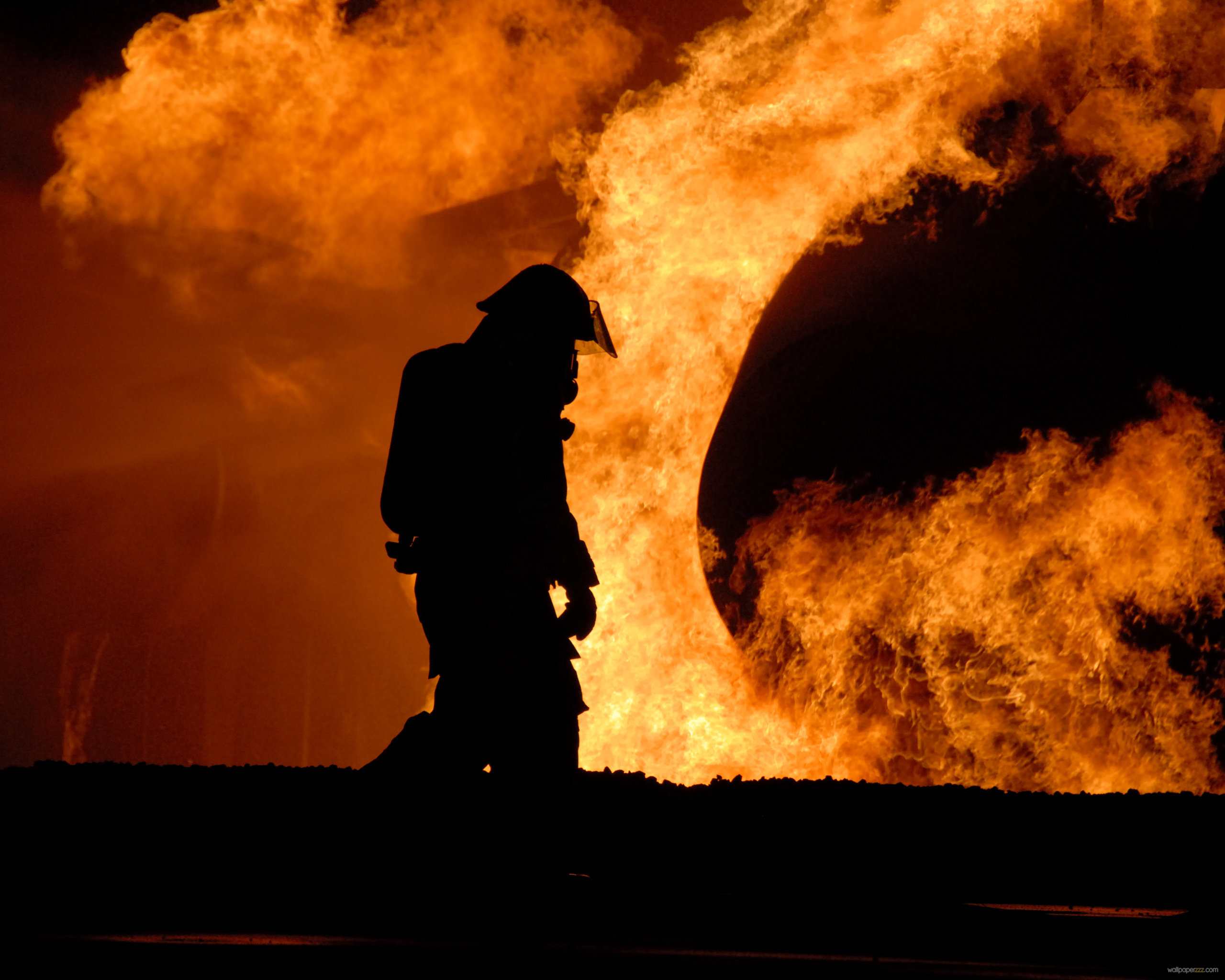 fondo de pantalla de bombero,calor,fuego,fuego,bombero,explosión