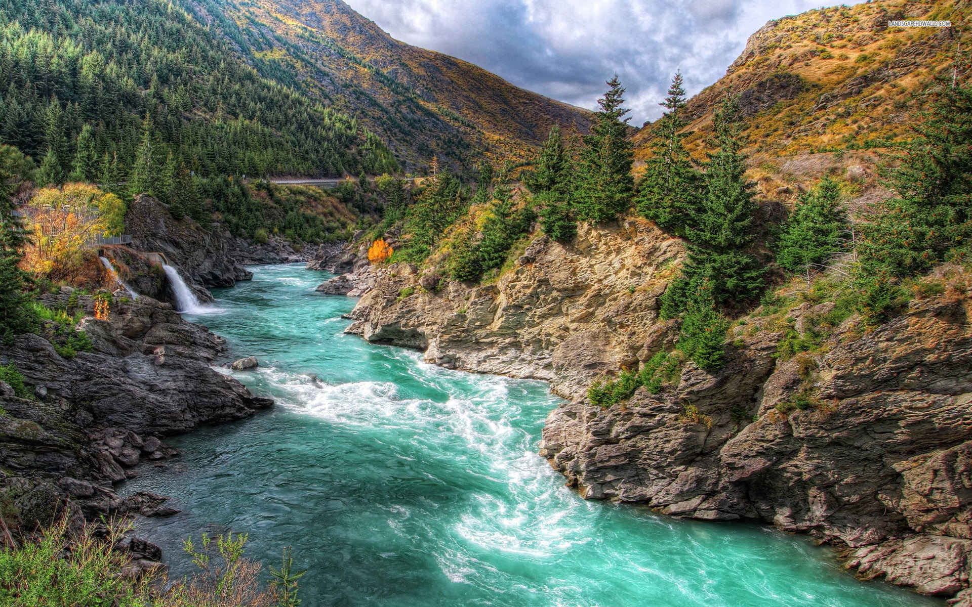 monta come sfondo,corpo d'acqua,paesaggio naturale,risorse idriche,natura,fiume