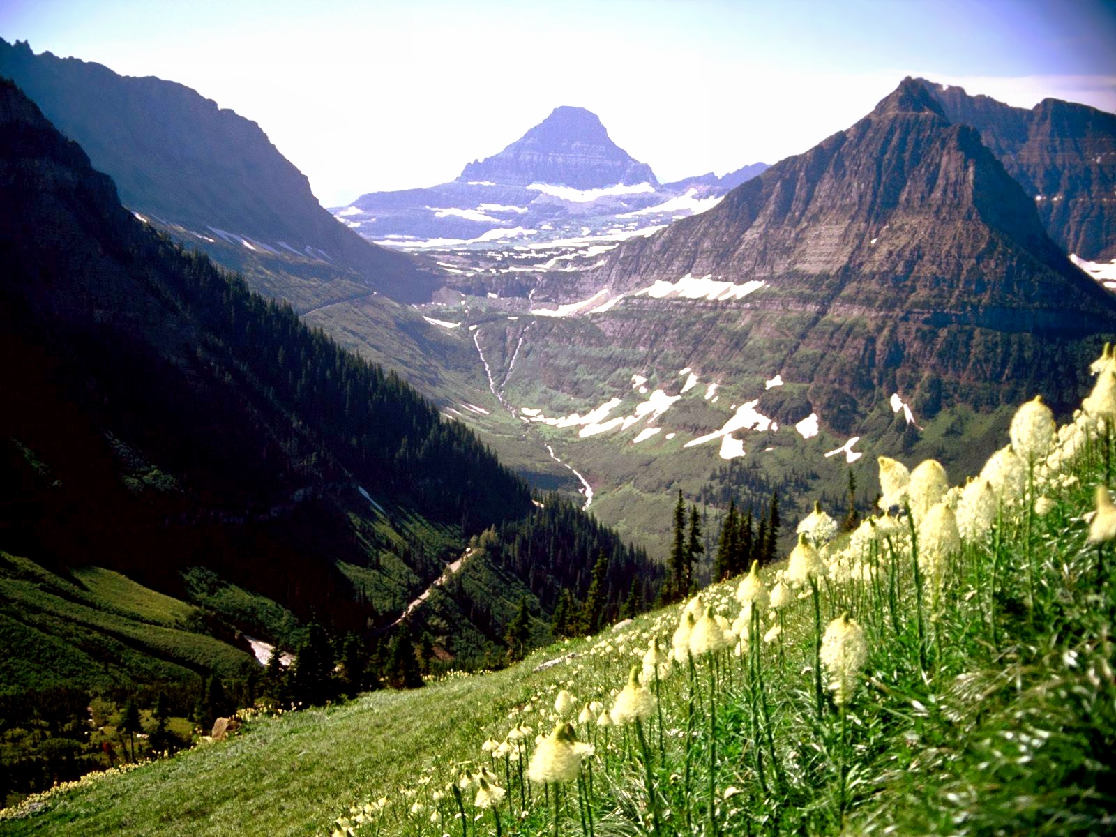 beau fond d'écran de montagne,montagne,paysage naturel,chaîne de montagnes,la nature,vallée