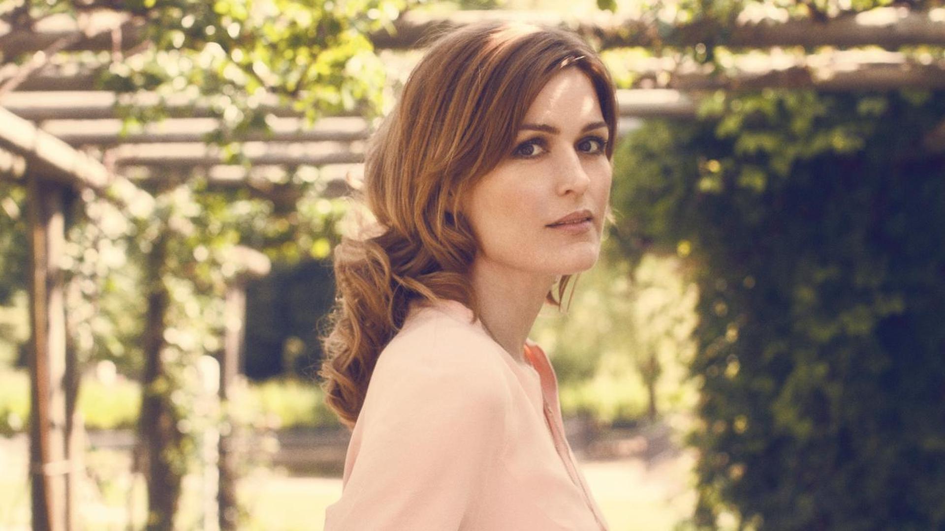 randi wallpaper,hair,hairstyle,beauty,lip,brown hair (#319133