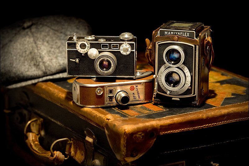 vintage camera wallpaper,camera,cameras & optics,point and shoot camera,electronics,still life photography