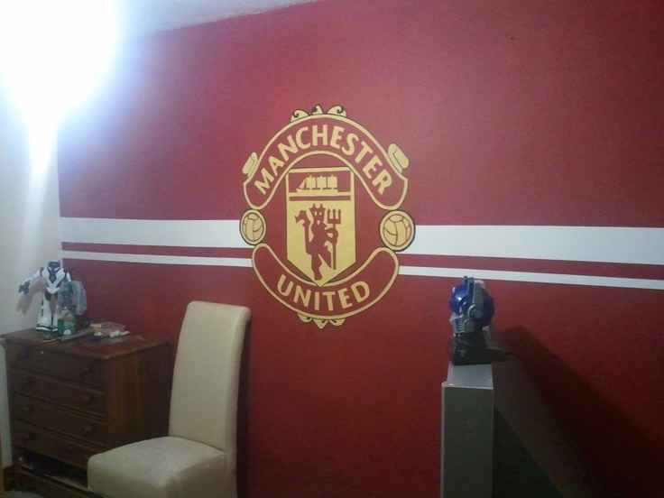 man utd bedroom wallpaper,wall,room,maroon,emblem,logo