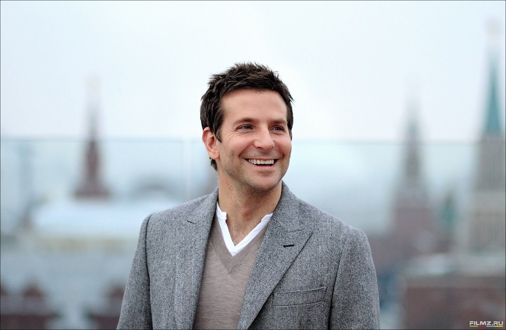bradley cooper wallpaper,white collar worker,suit,businessperson,smile,photography