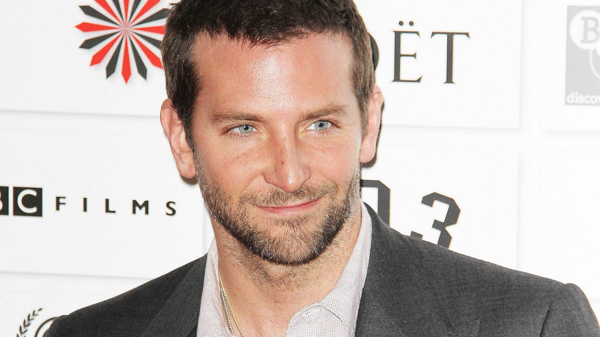 bradley cooper wallpaper,hair,facial hair,forehead,eyebrow,hairstyle