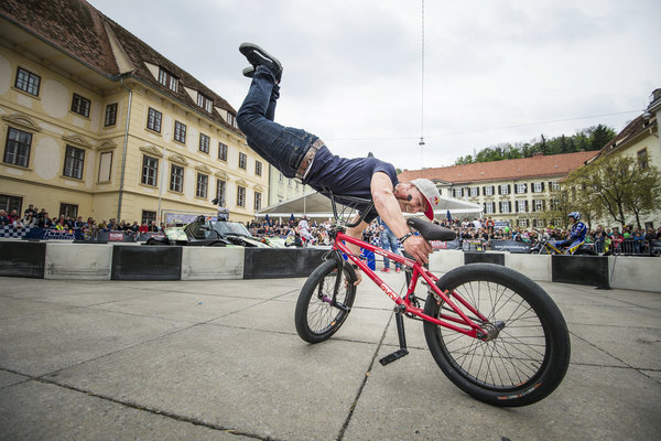 sfondi sepeda bmx,freestyle bmx,ciclismo,bicicletta,bmx flatland,esecutore di stunt