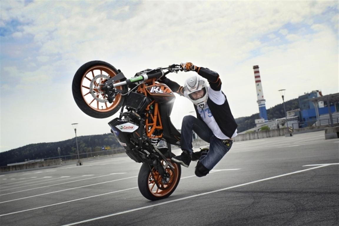 bike riders wallpaper,stunt,stunt performer,wheelie,vehicle,motorcycling