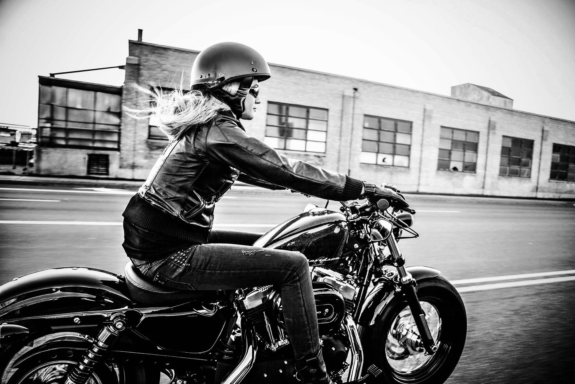 moto fille fond d'écran,véhicule terrestre,véhicule,moto,véhicule à moteur,faire de la moto