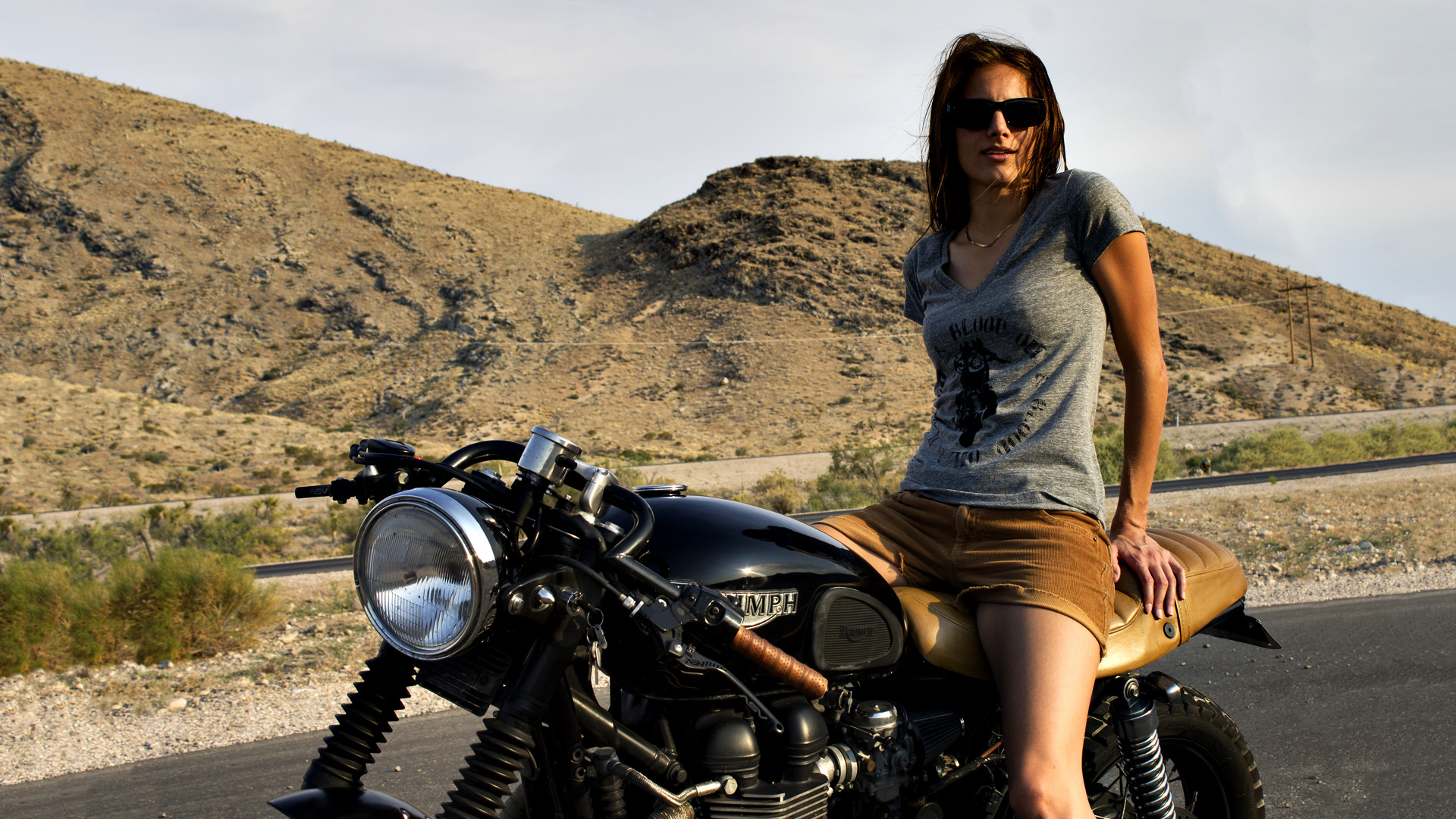 motorcycle girl wallpaper,land vehicle,motorcycle,motorcycling,vehicle,cruiser