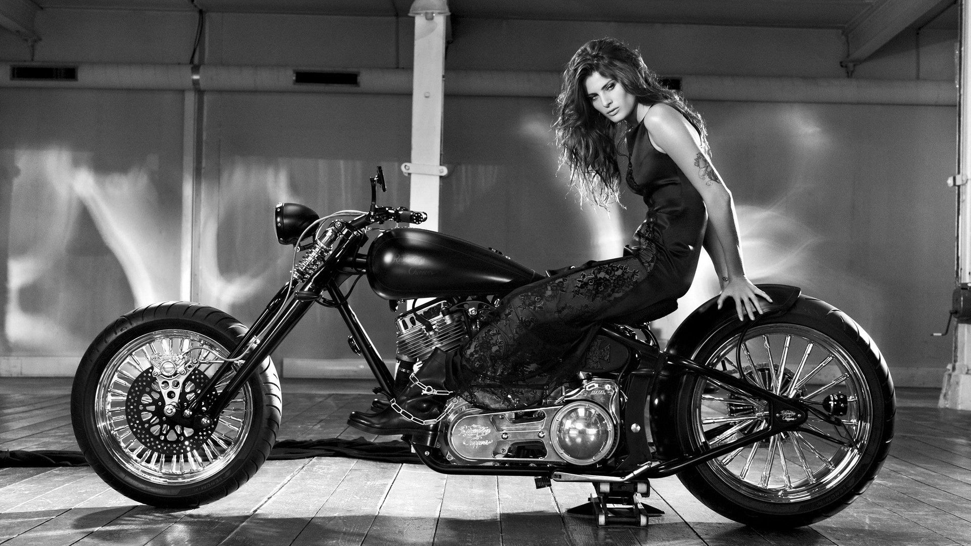 motorcycle girl wallpaper,land vehicle,motorcycle,vehicle,motor vehicle,chopper