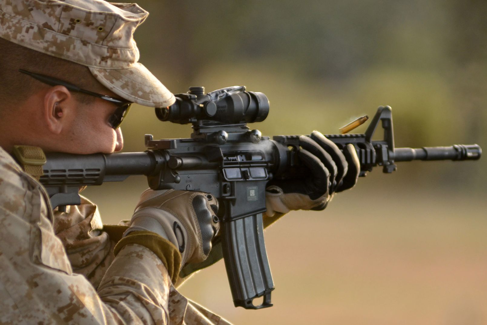 fondo de pantalla de hombre del ejército,pistola,arma de fuego,soldado,ametralladora,militar