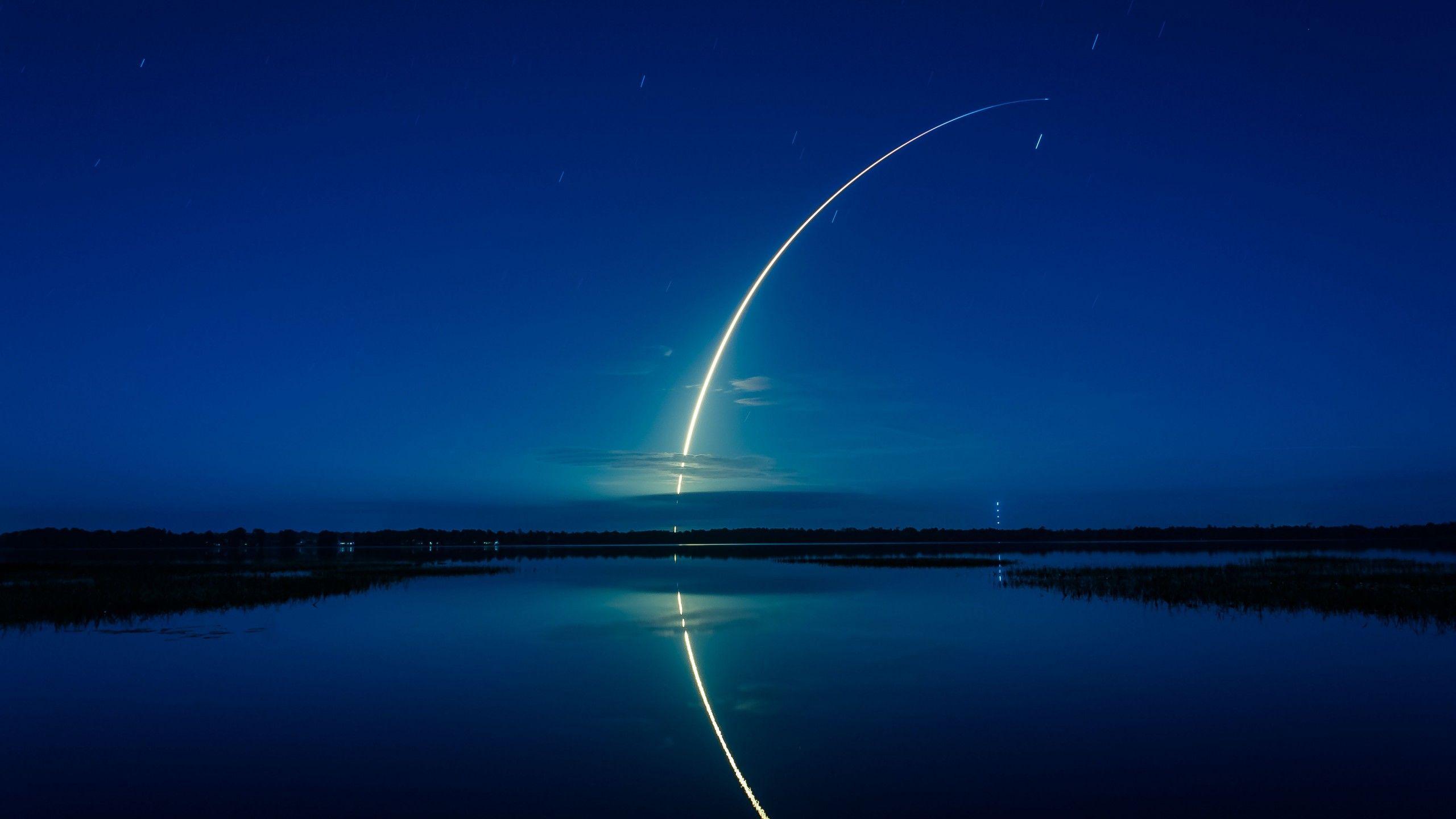 宇宙ロケットの壁紙,空,青い,夜,光,雰囲気