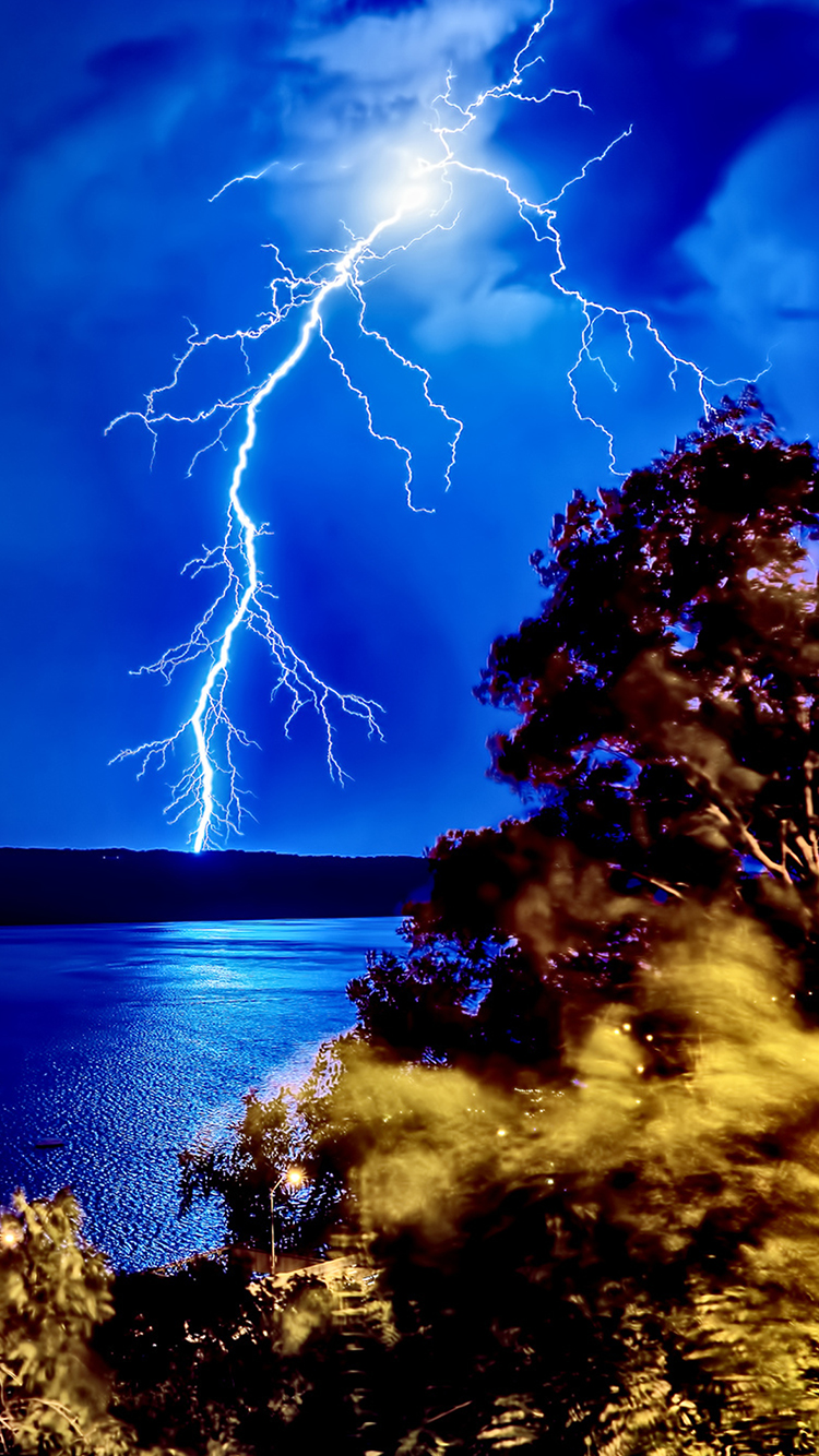 lightning iphone wallpaper,thunder,lightning,sky,thunderstorm,nature