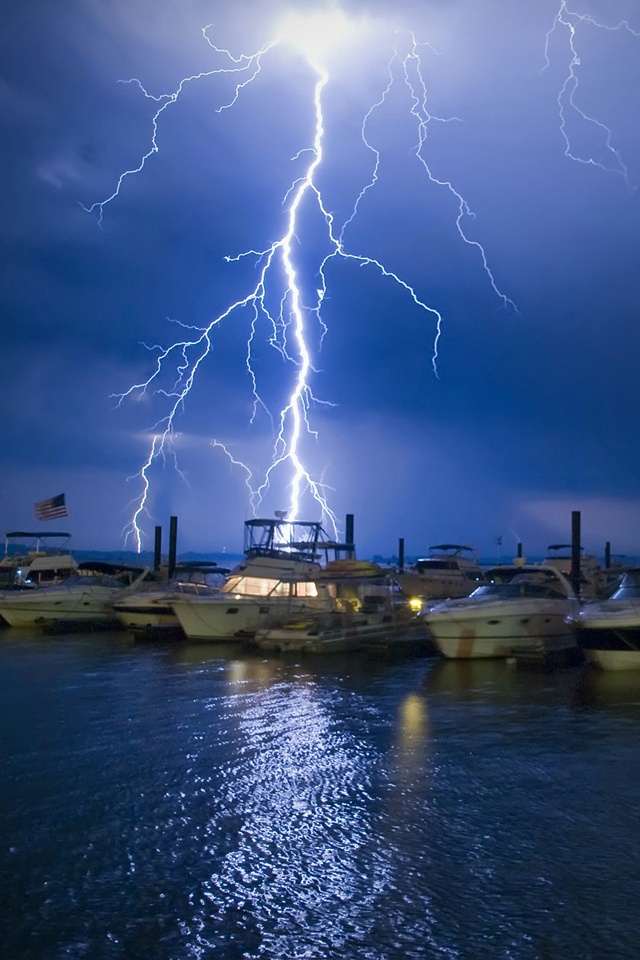 lightning iphone wallpaper,thunder,lightning,thunderstorm,sky,nature