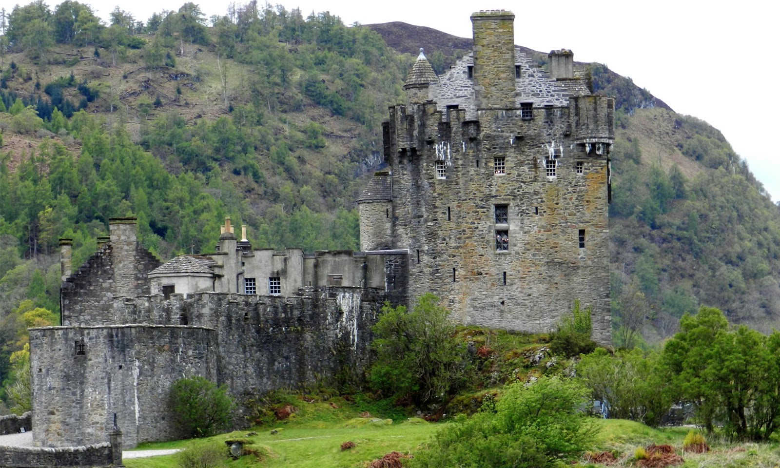 scotland iphone wallpaper,highland,castle,ruins,fortification,medieval architecture
