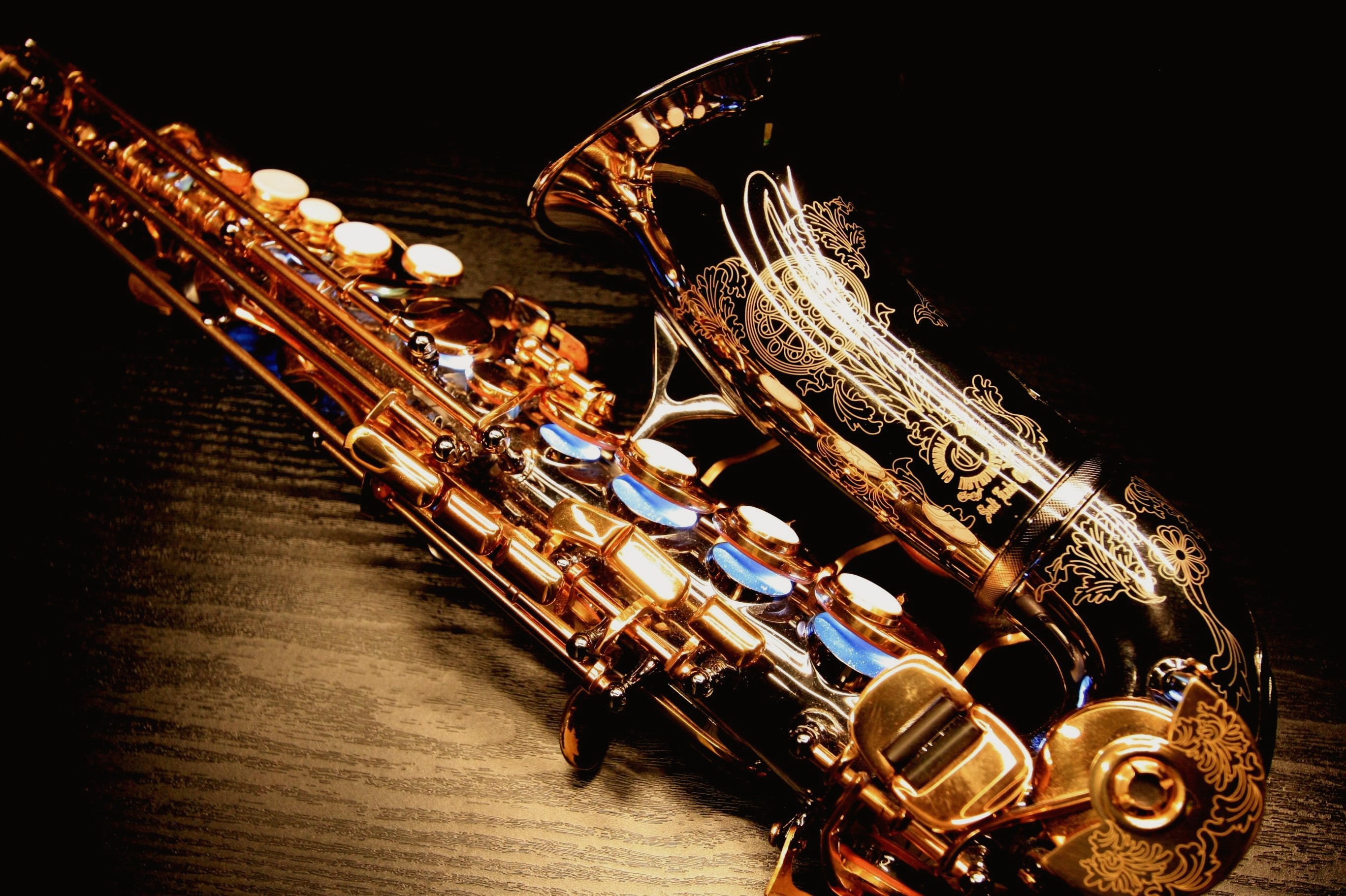 hd saxophone wallpaper,musical instrument,saxophone,baritone saxophone,woodwind instrument,wind instrument