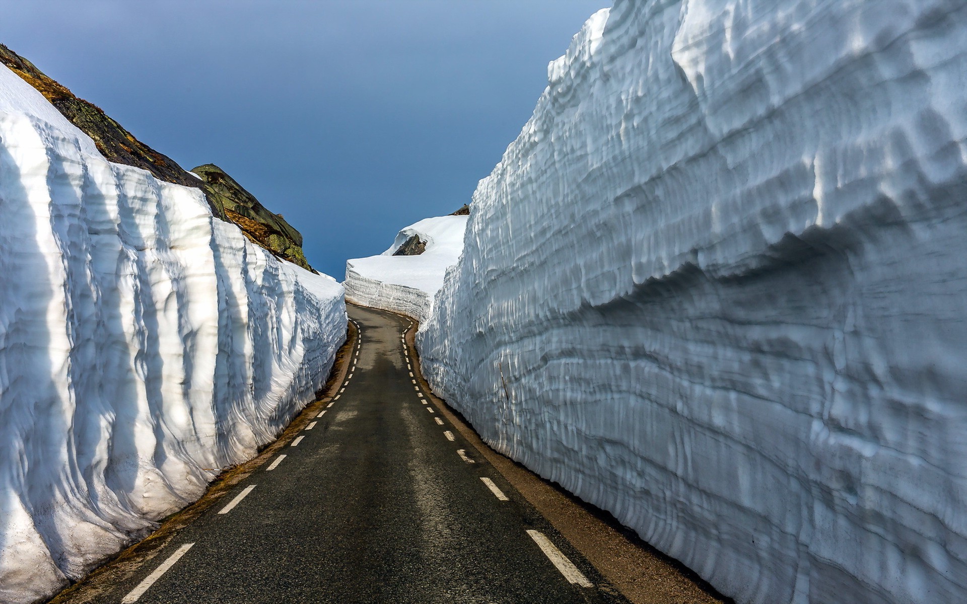 carta da parati con paesaggi per pareti,strada,strada transitabile,montagna,asfalto,roccia