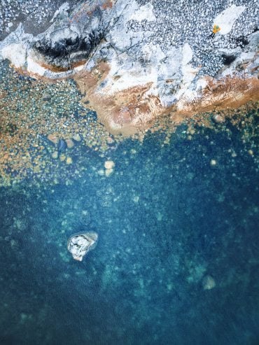 2017 iphone wallpaper,water,blue,sky,space,rock