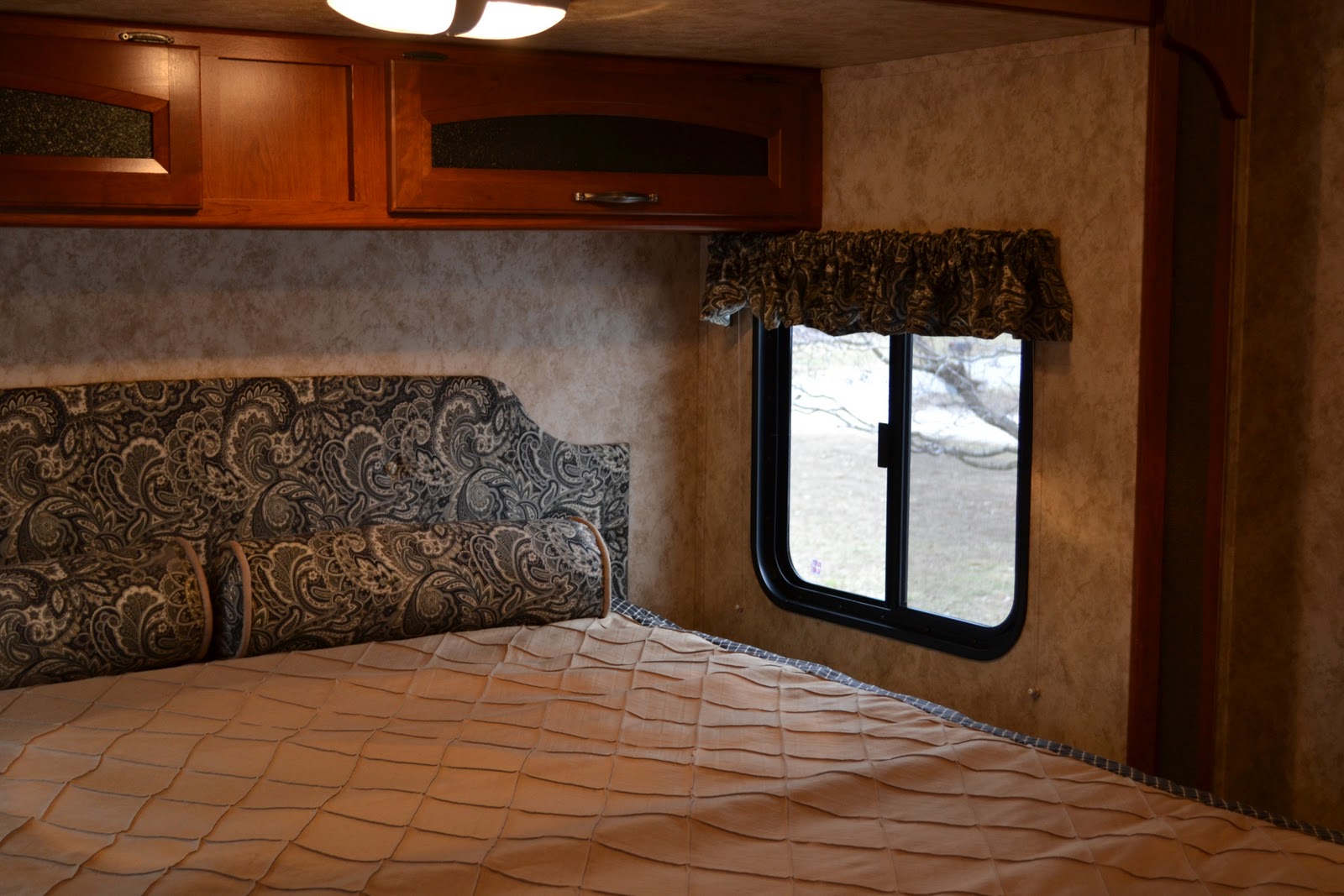 travel trailer wallpaper,room,property,travel trailer,trailer,furniture