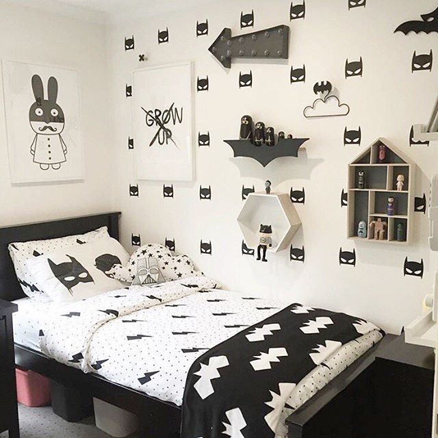 침실 슈퍼 히어로 벽지,방,검정색과 흰색,침실,벽,인테리어 디자인