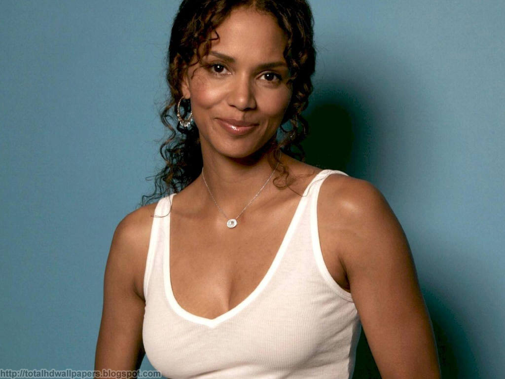 halle berry wallpaper,hair,beauty,hairstyle,chest,black hair