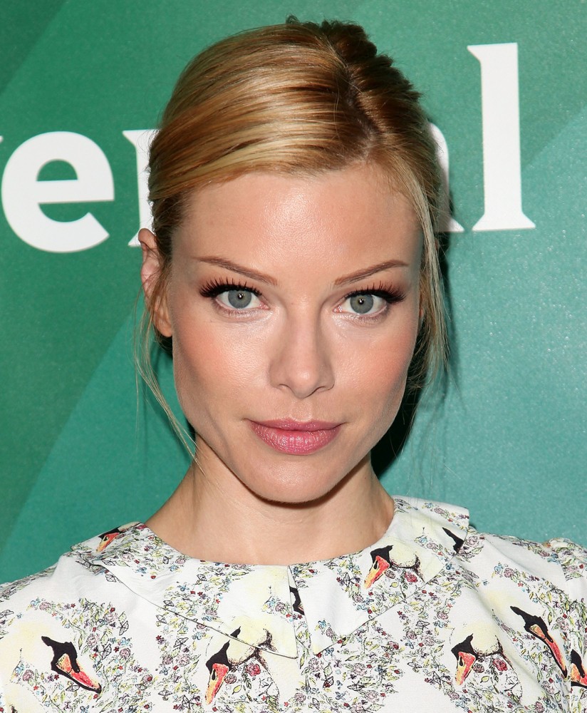 lauren german wallpaper,hair,hairstyle,eyebrow,face,beauty