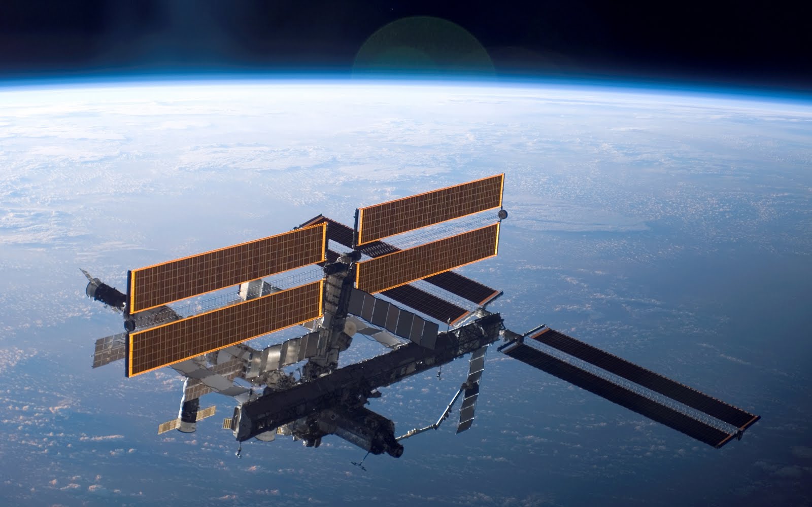 fondo de pantalla internacional,estación espacial,satélite,cielo,atmósfera,astronave