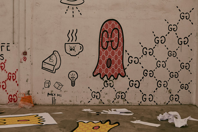fondo de pantalla de gucci ghost,pared,texto,arte,fuente,ilustración
