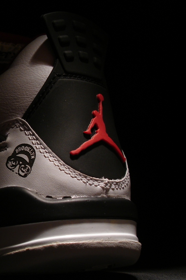 jordan wallpaper hd iphone,schuhwerk,schuh,schwarz,rot,nike frei