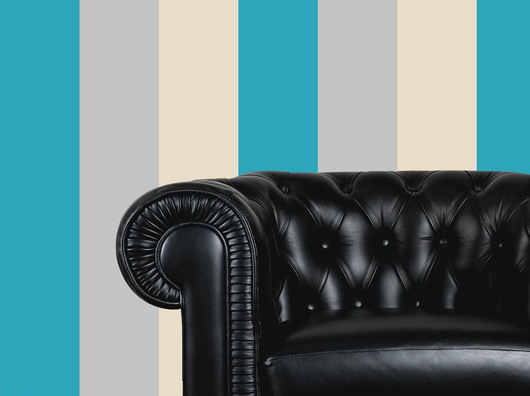 회색과 크림 스트라이프 벽지,의자,가구,가죽,침상,클럽 의자