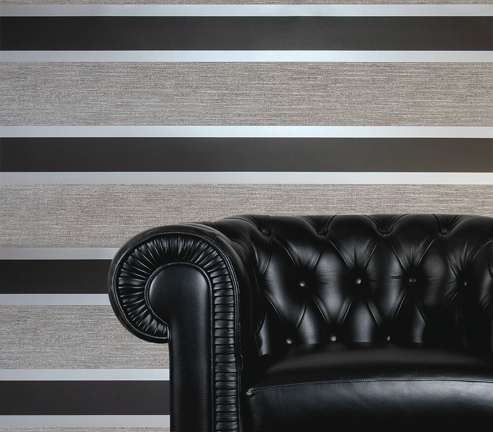 papel pintado a rayas gris y plateado,negro,mueble,pared,marrón,habitación