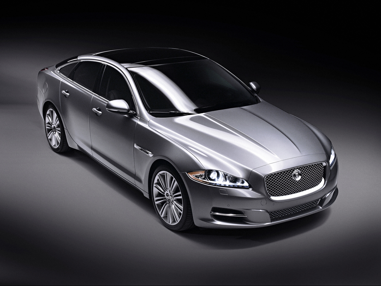 jaguar xj wallpaper,land vehicle,luxury vehicle,vehicle,car,automotive design