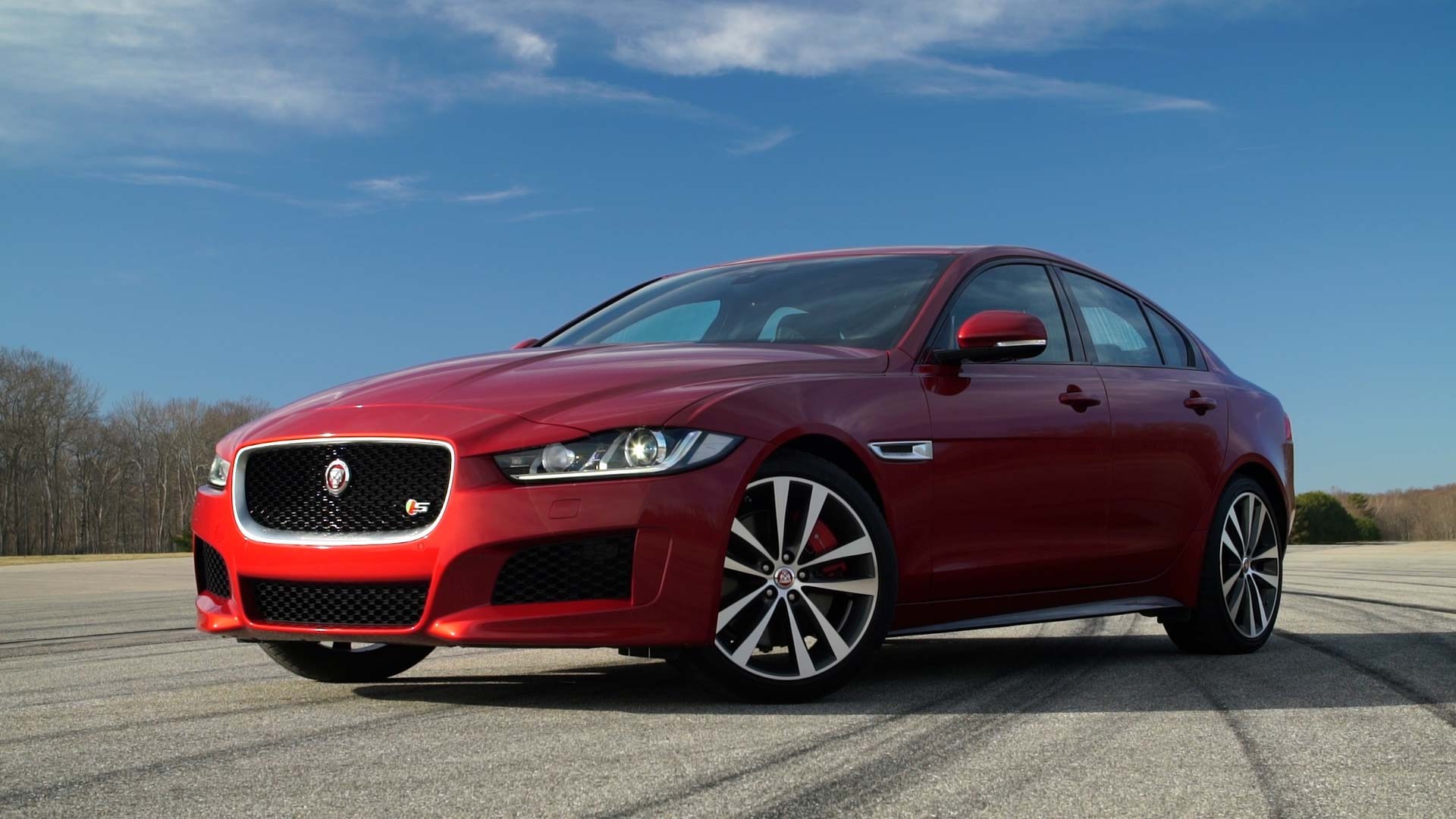 jaguar xe wallpaper,land vehicle,vehicle,luxury vehicle,car,performance car