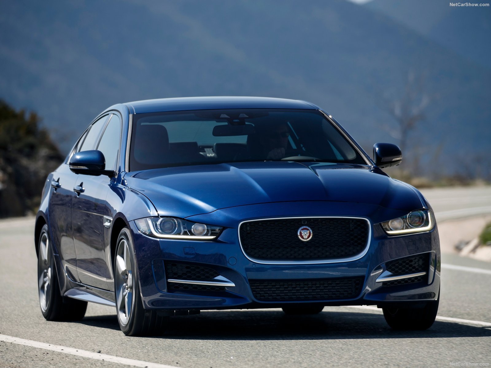 fond d'écran jaguar xe,véhicule terrestre,véhicule,véhicule de luxe,voiture,voiture de performance