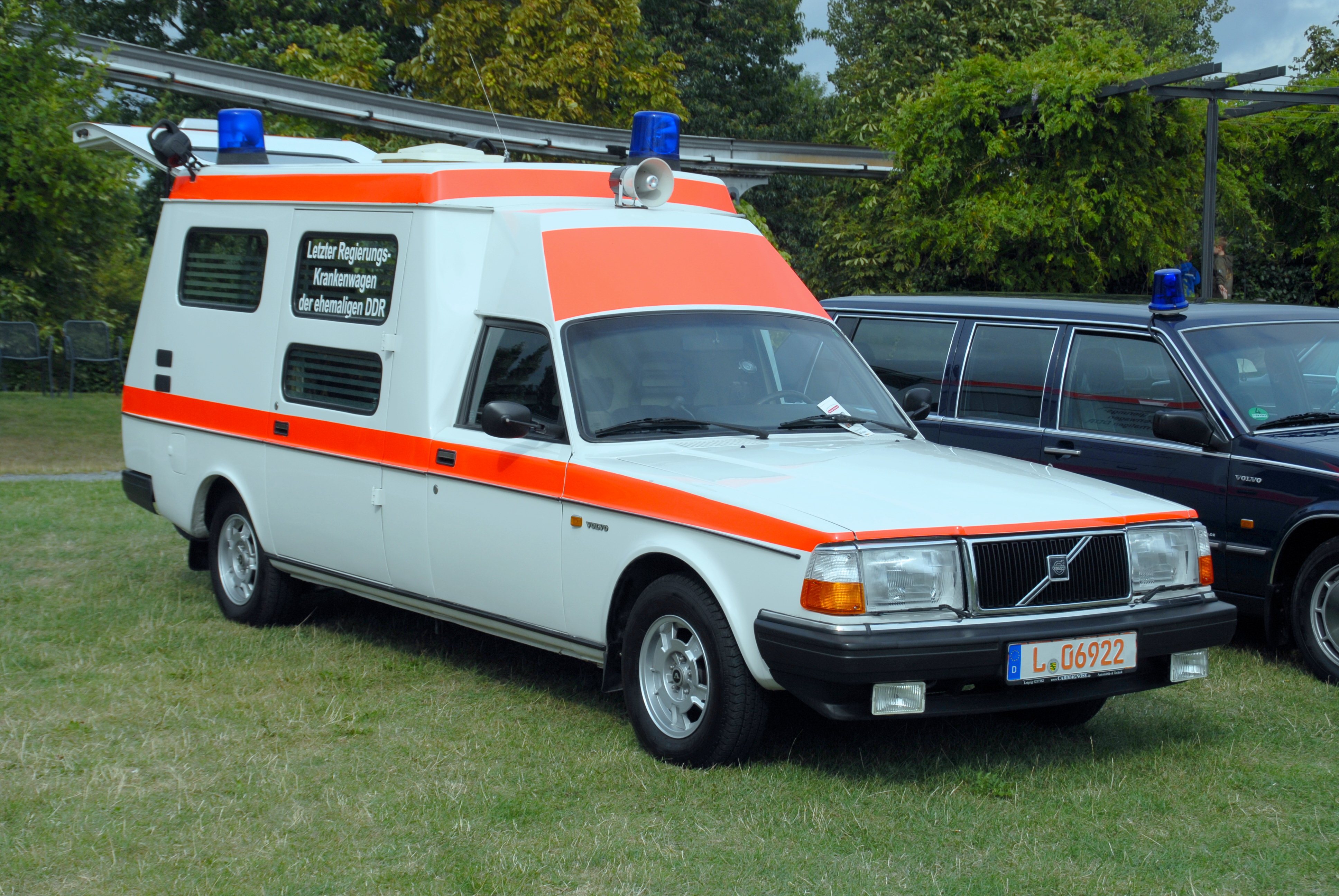 fondo de pantalla de ambulancia,vehículo terrestre,vehículo,coche,ambulancia,vehículo de motor