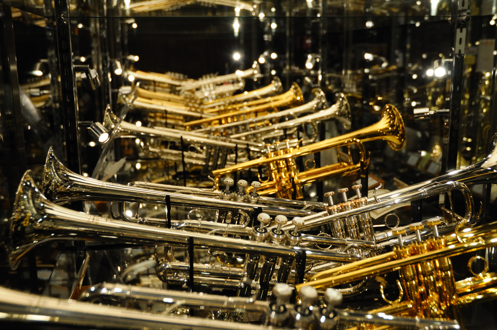 brass wallpaper,brass instrument,musical instrument,metal,wind instrument,industry