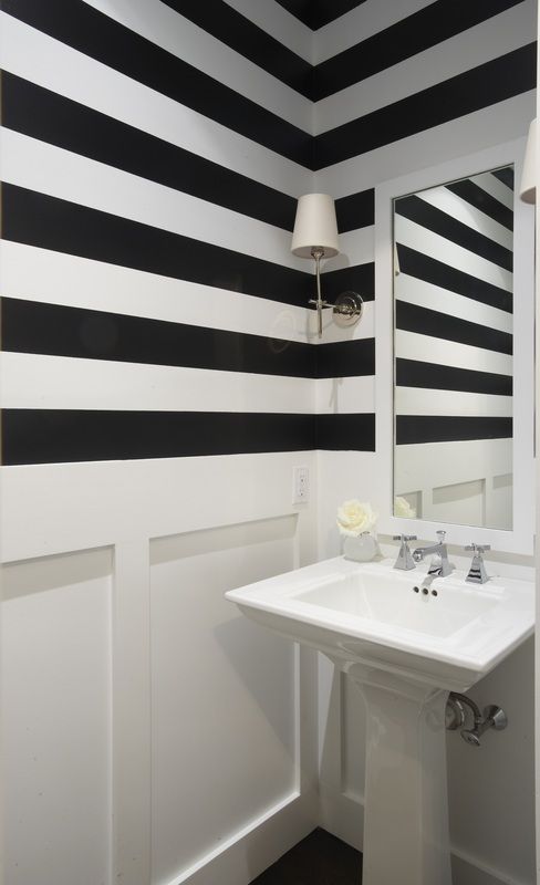 浴室のための縞模様の壁紙,白い,ルーム,黒,浴室,インテリア・デザイン