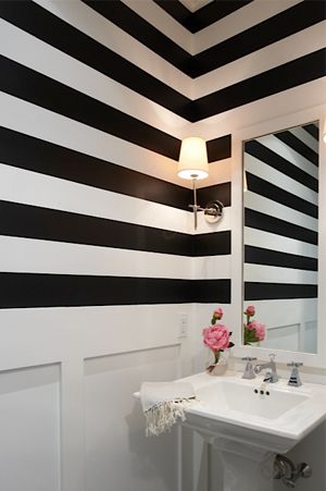 papier peint à rayures pour salles de bain,plafond,chambre,design d'intérieur,propriété,mur