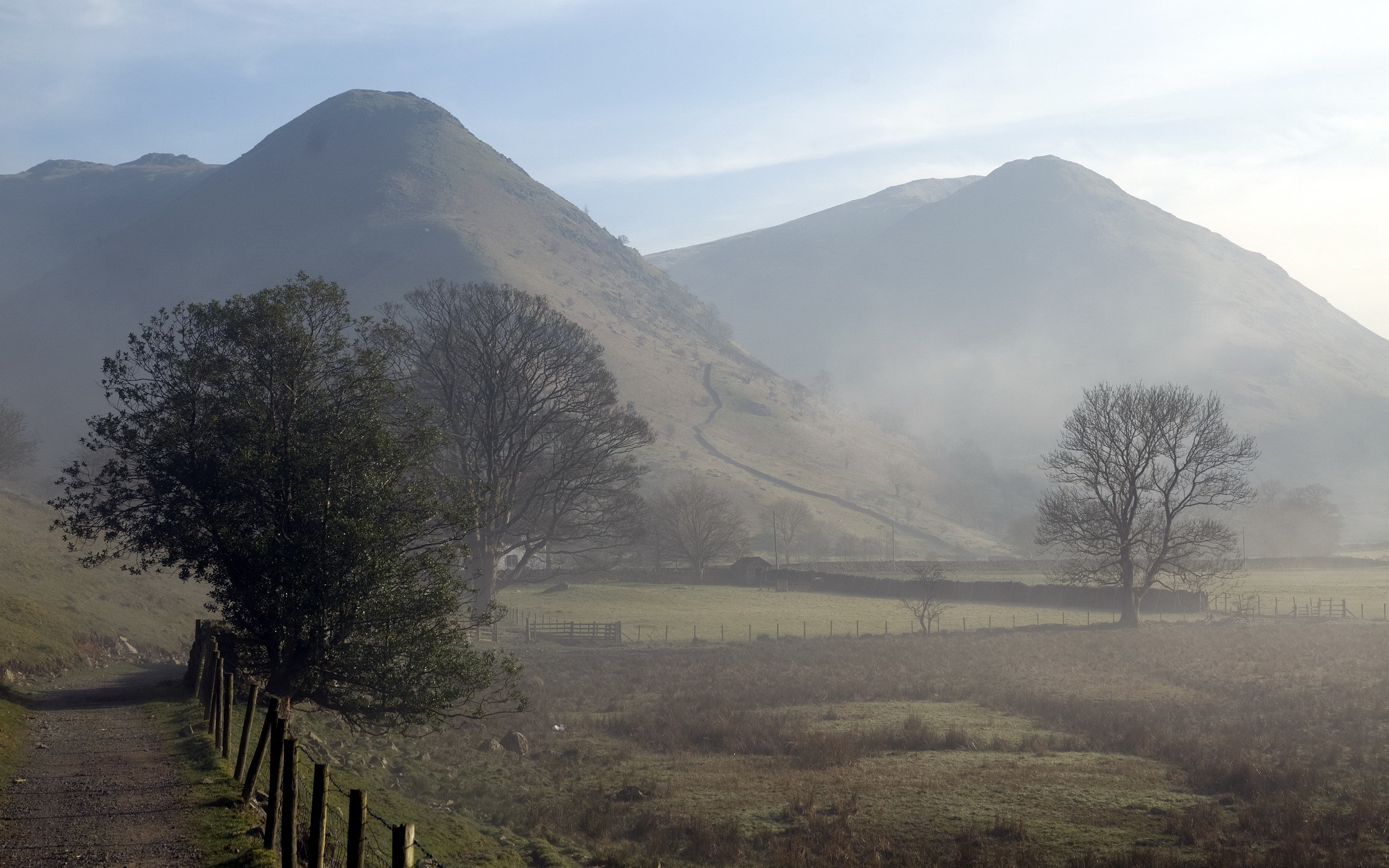 impresionantes fondos de pantalla hd,naturaleza,niebla,colina,montaña,cielo