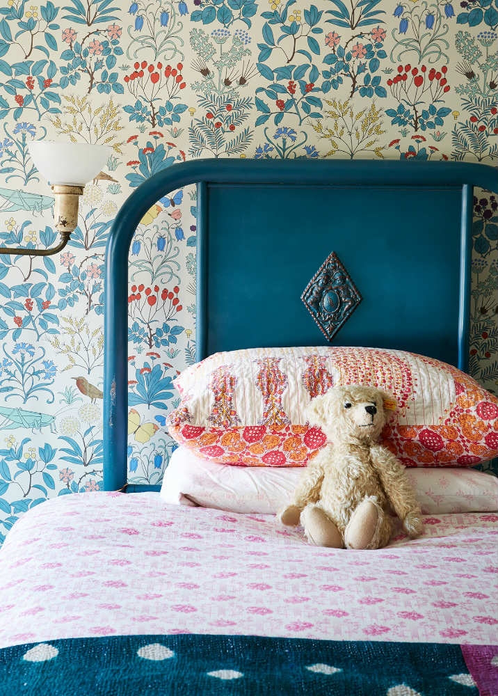 pretty bedroom wallpaper,bedroom,blue,room,furniture,turquoise